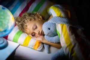 Megváltozott viselkedés, figyelemzavar, alvási problémák gyermekkorban? Auditív stressz is állhat a háttérben!
