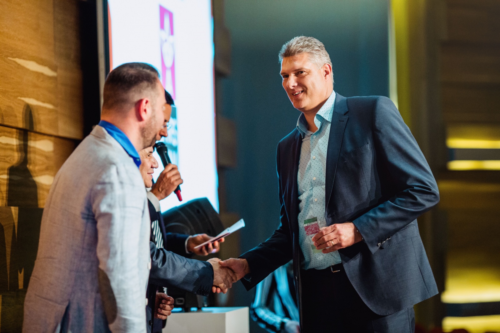 A „Kiváló Fogyasztói Márka” kategória egyik győztese az Ars Una, a díjat Nikolic Aleksandar kereskedelmi igazgató vette át.